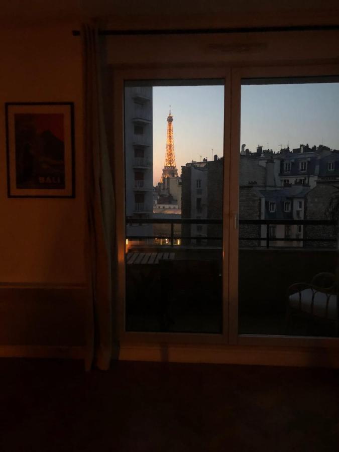 Superb Apartment With Balcony & Eiffel Tower View Párizs Kültér fotó